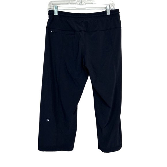 Lululemon Women's Cropped Pants Black Drawstring Closure Zip Pocket Size 6 - Picture 2 of 5